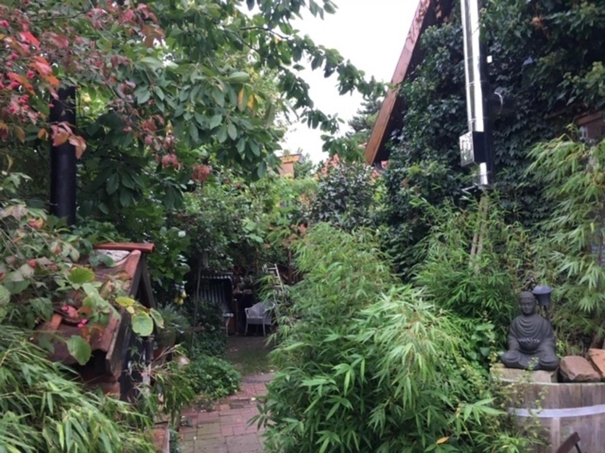 Grosse Hobbithoehle Mit Gemeinschaftsgarten Neustadt am Rubenberge Exterior photo