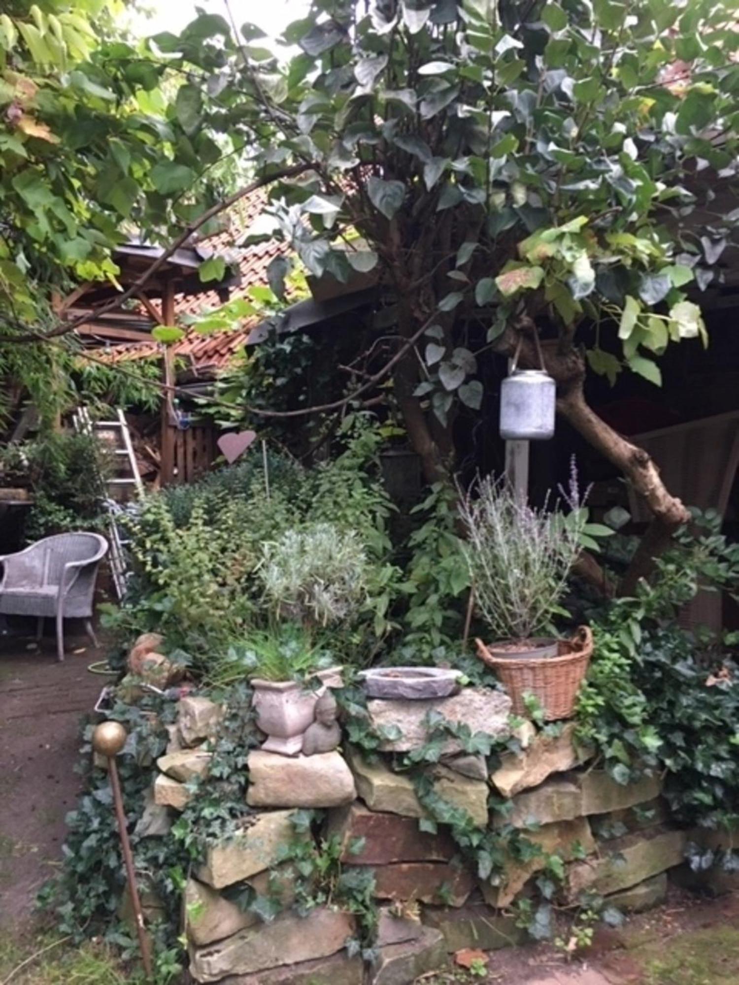 Grosse Hobbithoehle Mit Gemeinschaftsgarten Neustadt am Rubenberge Exterior photo
